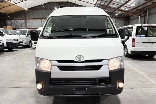 Hiace High Roof 4WD Gold Coast – Toyota Hiace 4x4 Campervan & Off-Road Touring Vans in QLD