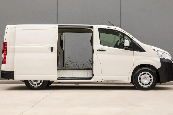 Hiace Super Long Wheelbase 4WD (SLWB) – The Ultimate Toyota Campervan & Commercial Van Setup