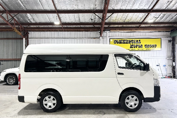Hiace High Roof 4WD Australia – Toyota Touring Van for Camper Builds & Adventure Travel