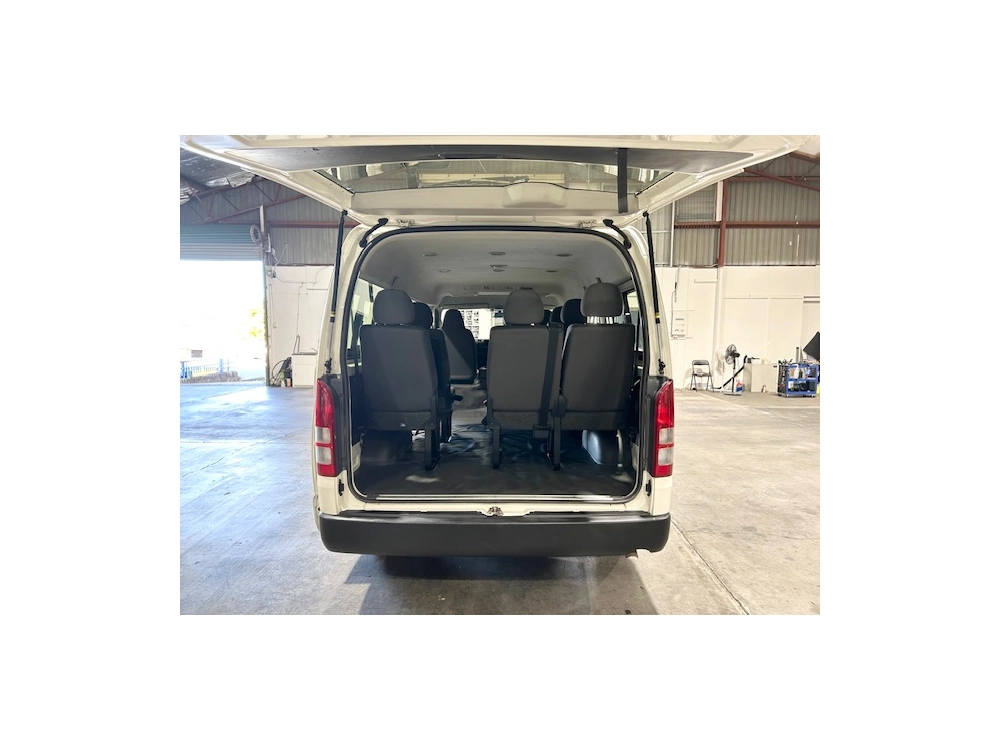 2016 Toyota Hiace LWB **10 SEATERS**
