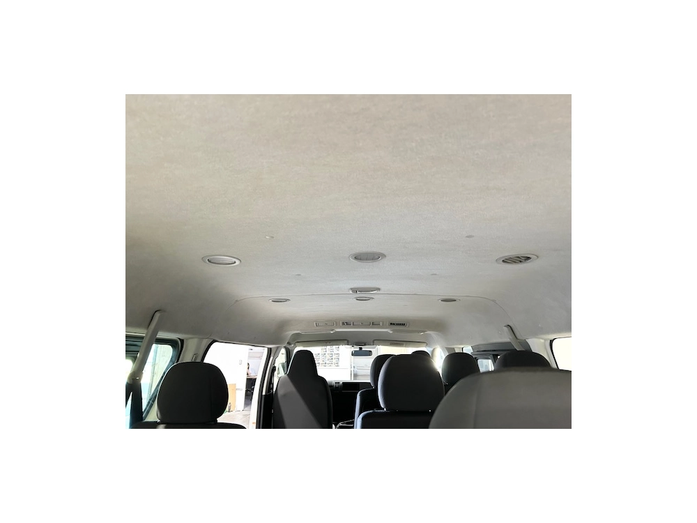 2016 Toyota Hiace LWB **10 SEATERS**