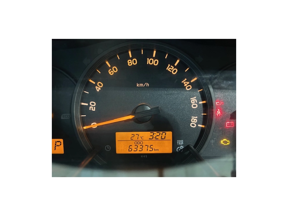 2016 Toyota Hiace LWB **10 SEATERS**