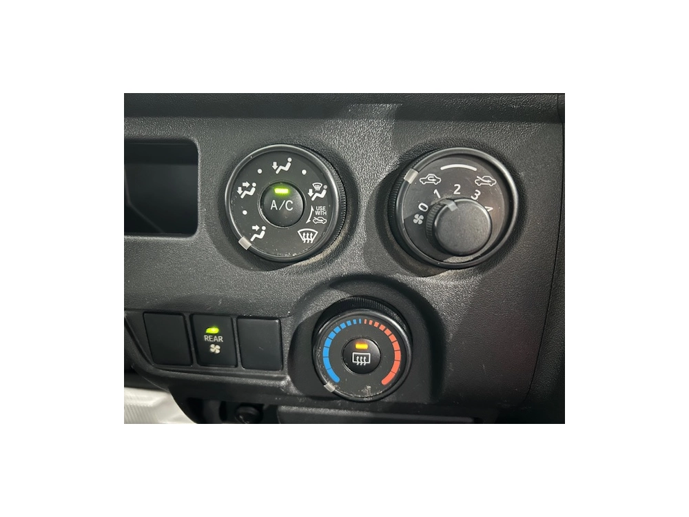 2016 Toyota Hiace LWB **10 SEATERS**