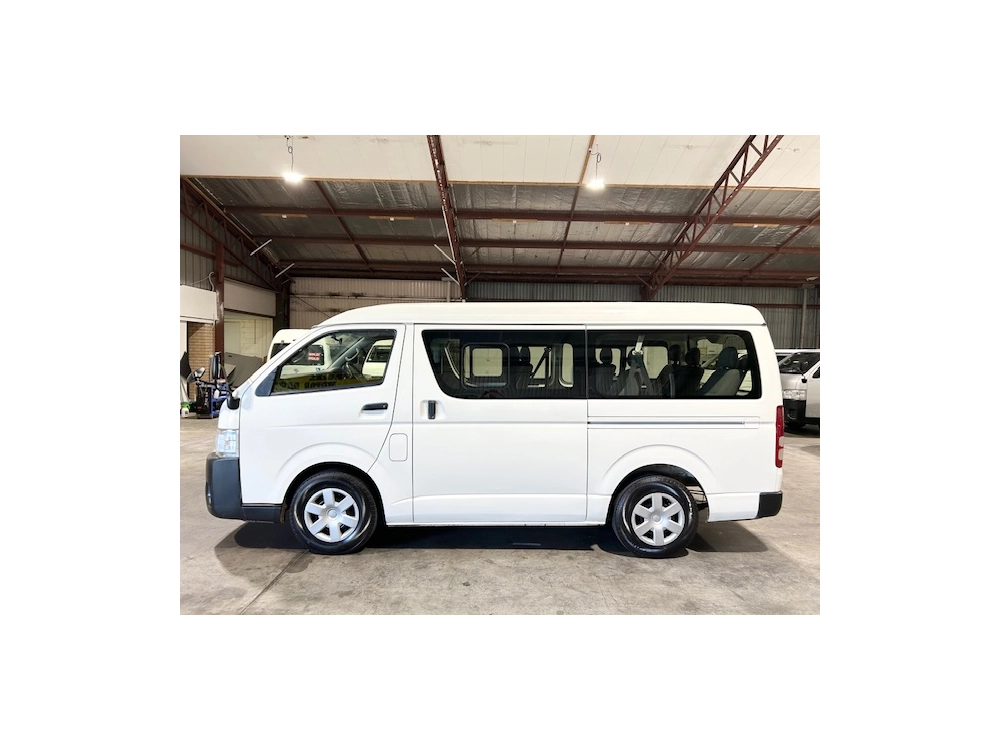 2016 Toyota Hiace LWB **10 SEATERS**