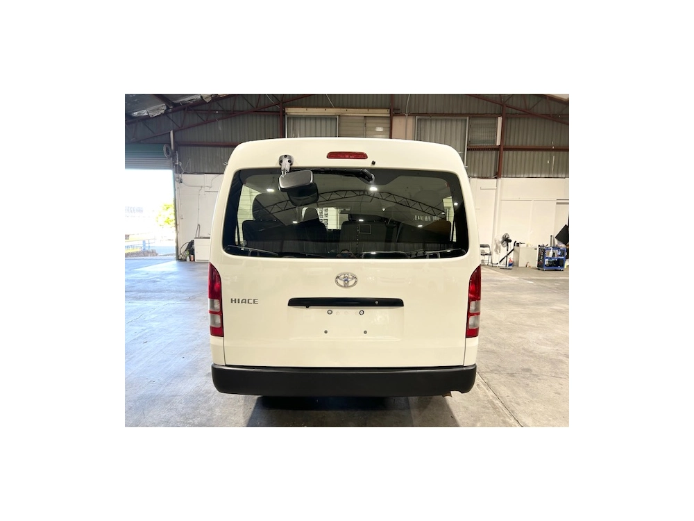 2016 Toyota Hiace LWB **10 SEATERS**