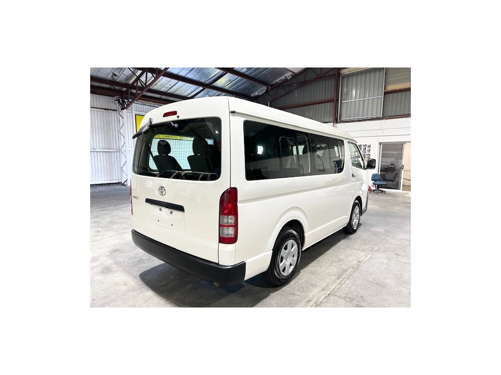 2016 Toyota Hiace LWB **10 SEATERS**