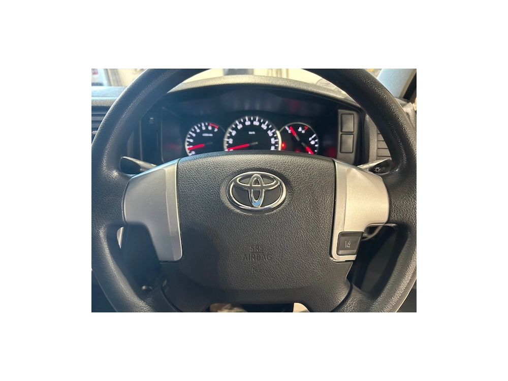 2020 Toyota Hiace === Heavy Duty ROOFRACK ===