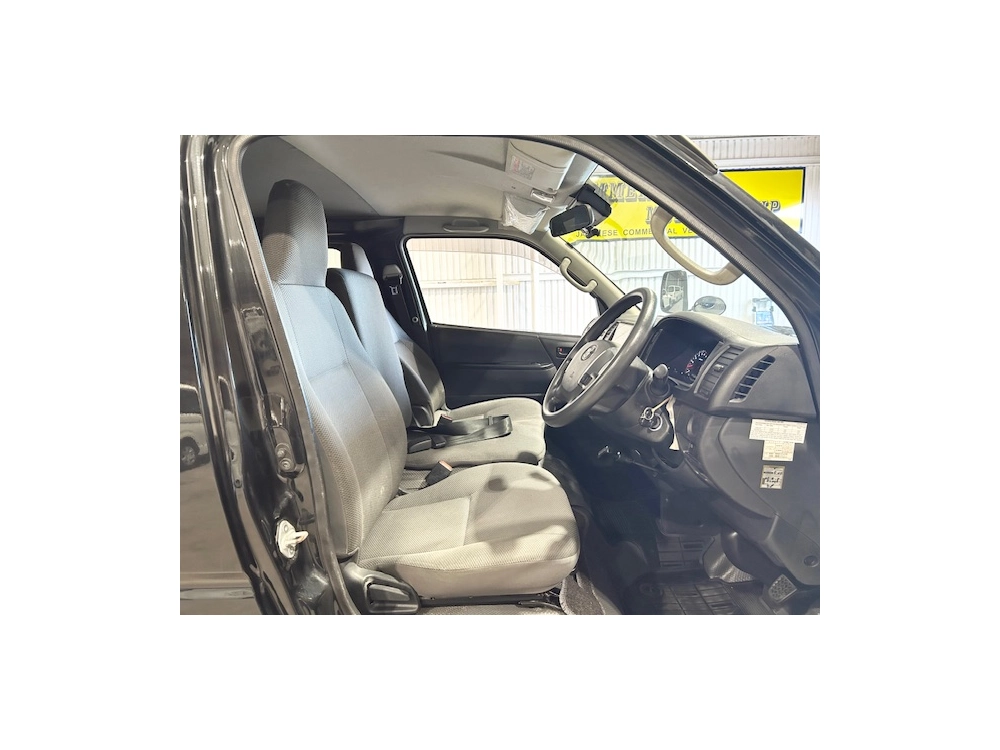 2020 Toyota Hiace === Heavy Duty ROOFRACK ===