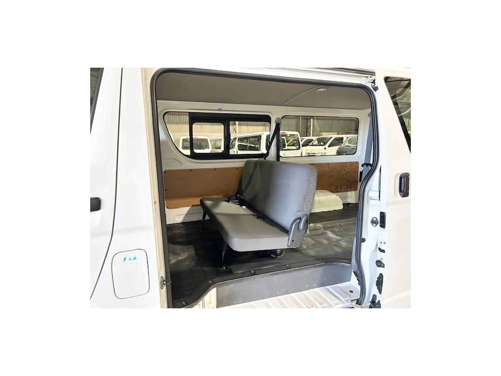 2019 Toyota Hiace == 6 / 9 Seters = $1000 REDUCED for Fuel