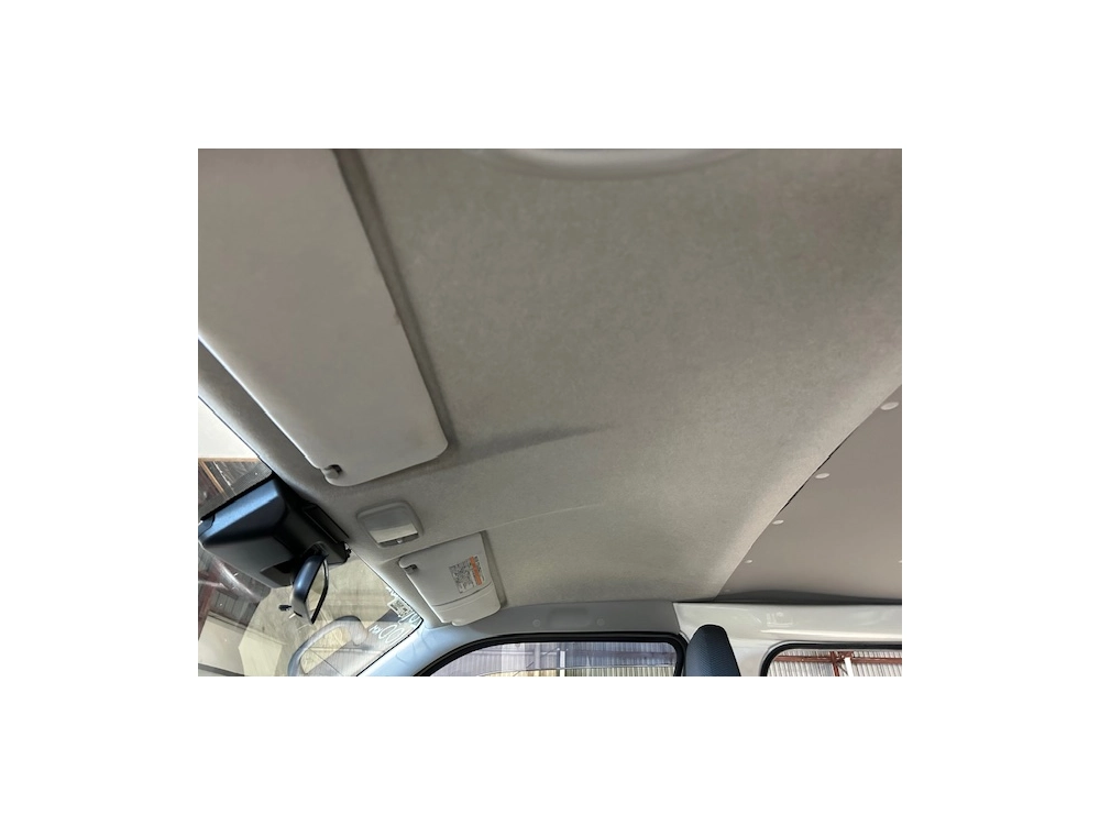 2019 Toyota Hiace ==== 6 Seaters ====