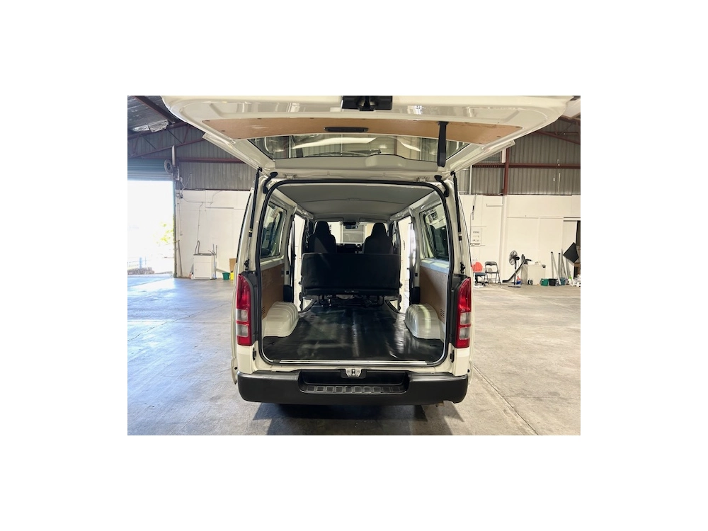 2019 Toyota Hiace 6 SEATERS 100km Only