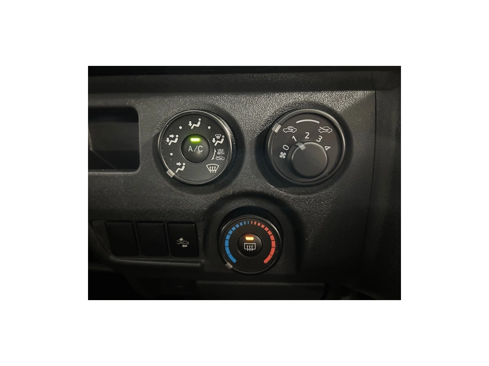 2019 Toyota Hiace 6 SEATERS 100km Only