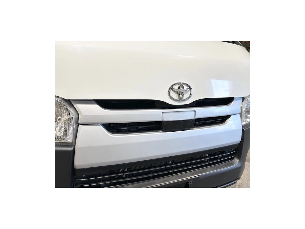 2019 Toyota Hiace 6 SEATERS 100km Only