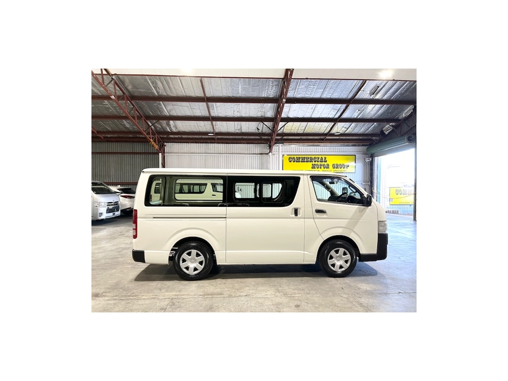 2019 Toyota Hiace ==== 6 Seaters ====