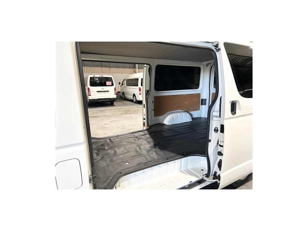 2016 Toyota Hiace *ONLY 103kms* FINANCIAL YEAR SALE $4200 REDUCED$