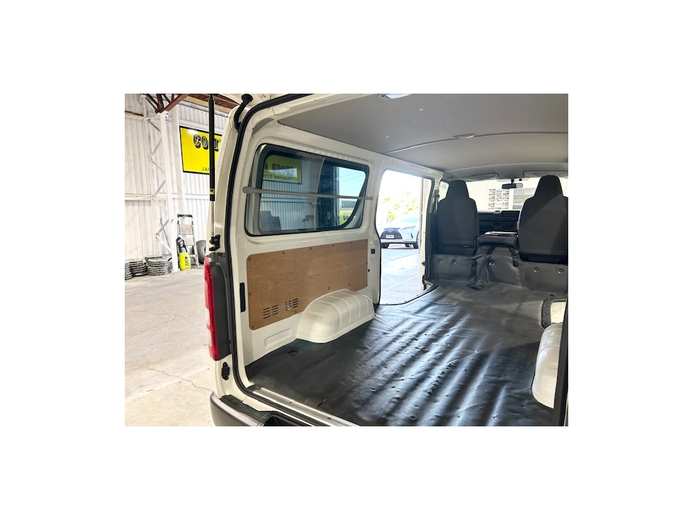 2021 Toyota Hiace Latest Facelift Model =4X4= Super Low 103km 