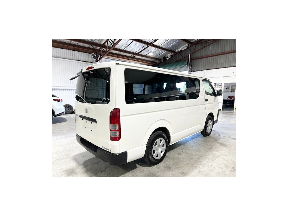 2019 Toyota Hiace =4x4= 6 or 9 Seaters