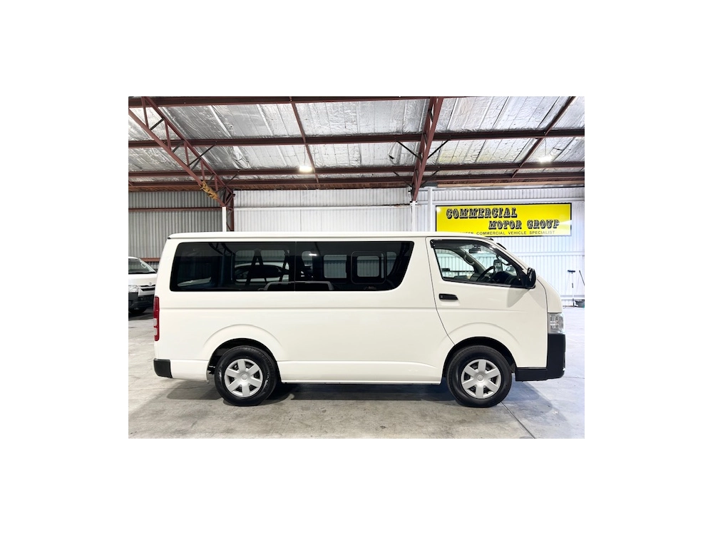 2019 Toyota Hiace =4x4= 6 or 9 Seaters