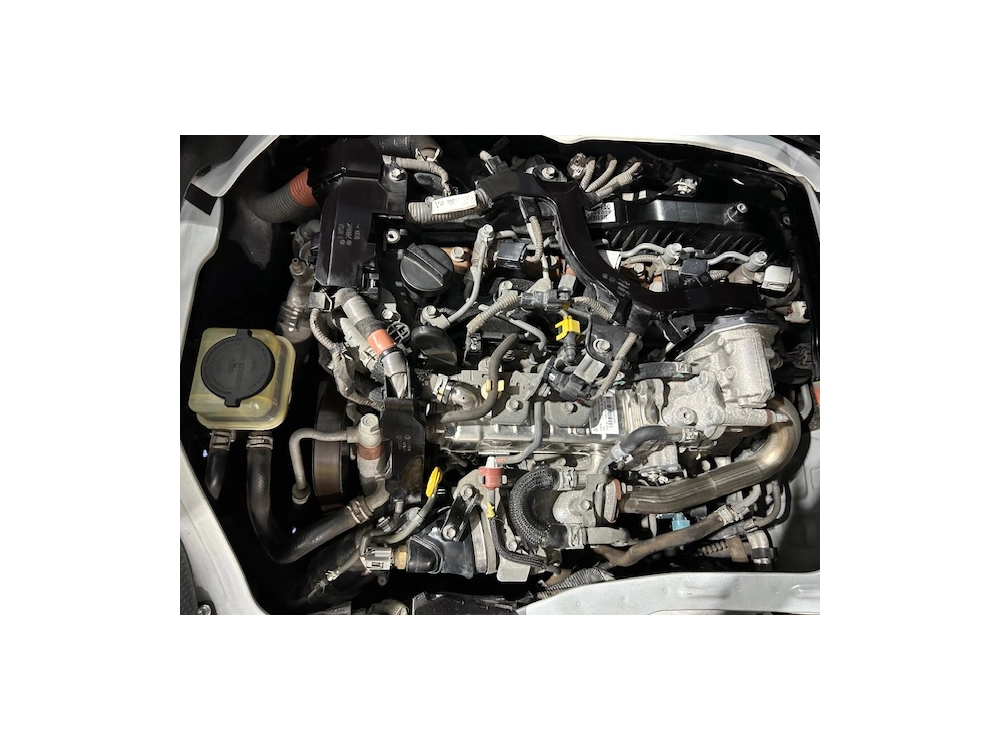 2019 Toyota Hiace =4x4= 6 or 9 Seaters