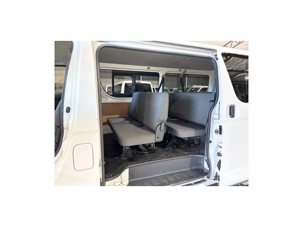 2019 Toyota Hiace =4x4= 6 or 9 Seaters