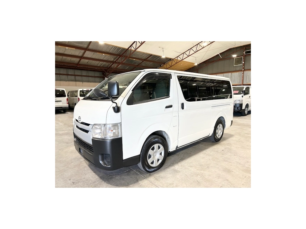 2019 Toyota Hiace =4x4= 6 or 9 Seaters