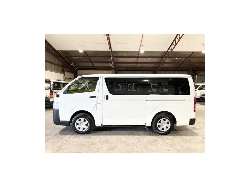 2019 Toyota Hiace =4x4= 6 or 9 Seaters