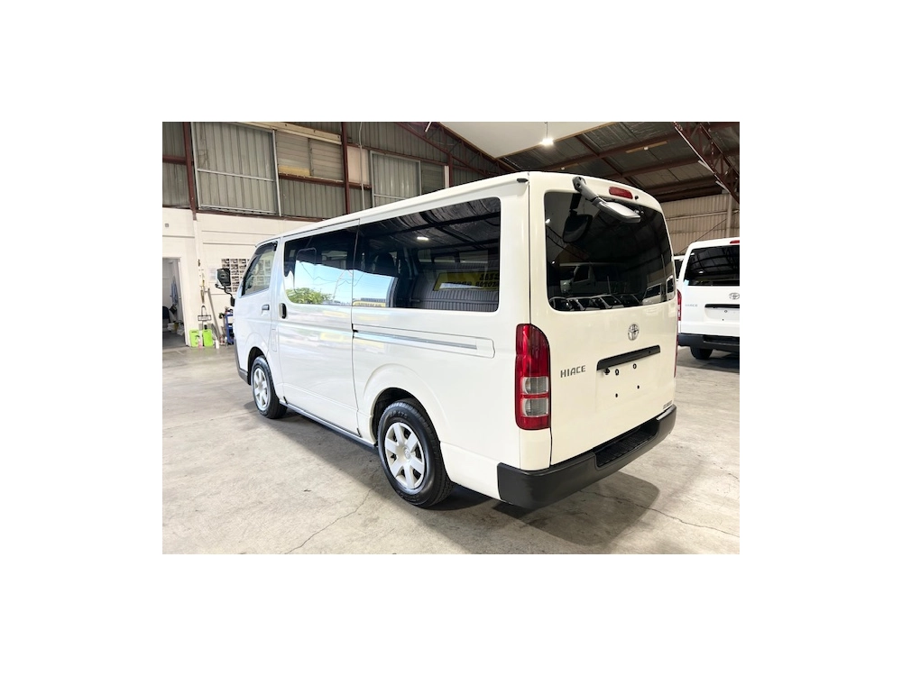 2019 Toyota Hiace =4x4= 6 or 9 Seaters