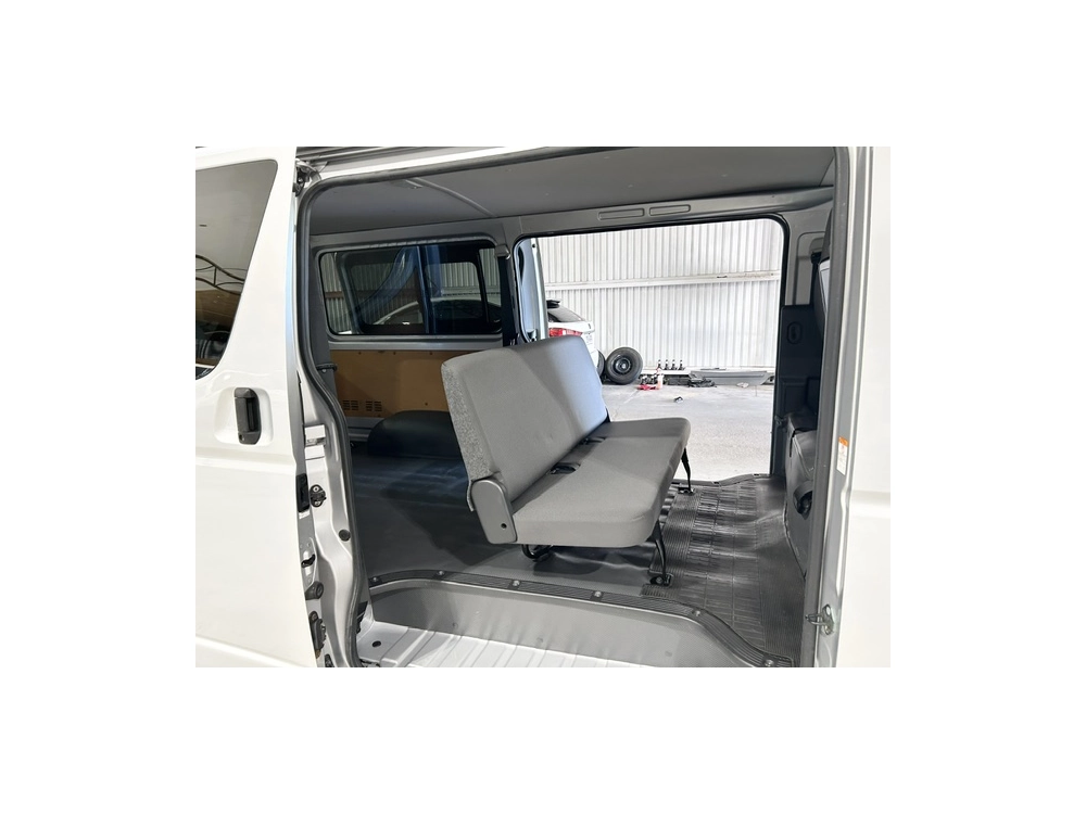 2020 Toyota Hiace =4X4= Luxury GL Package_$1000 Discounted for Fuel
