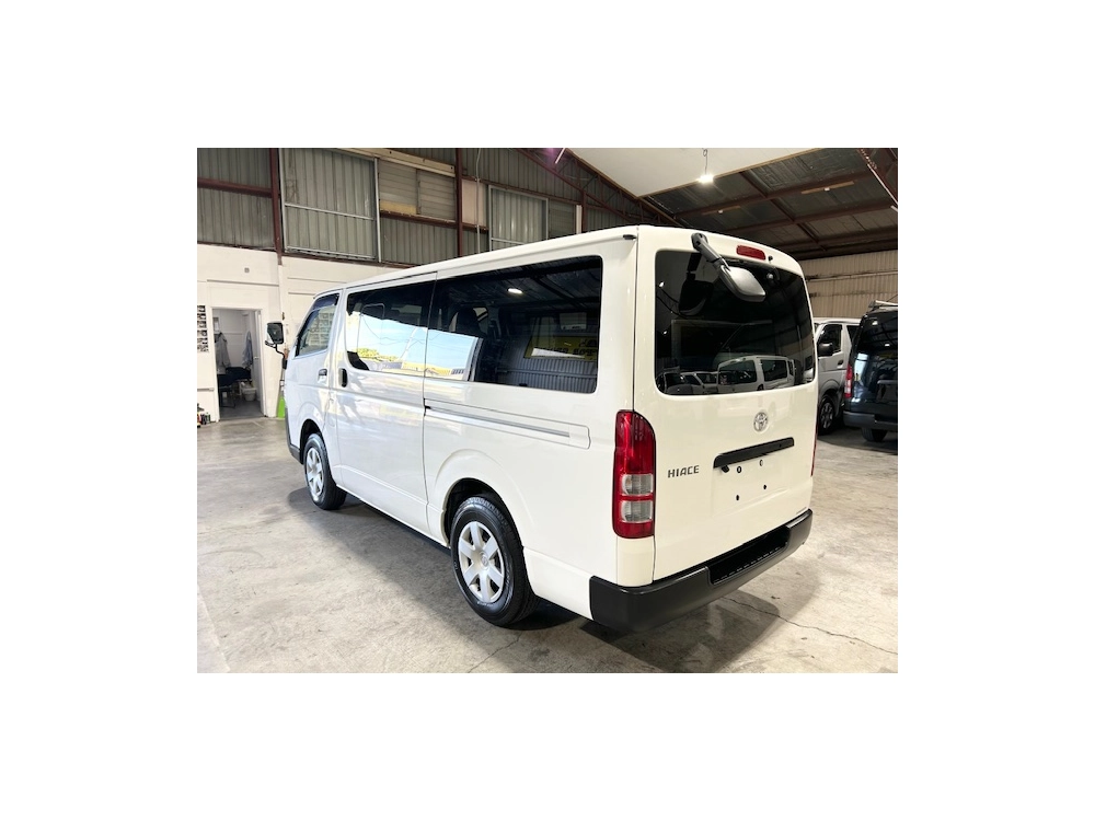 2016 Toyota Hiace Super Low 103kms === FULL TIME 4WD===