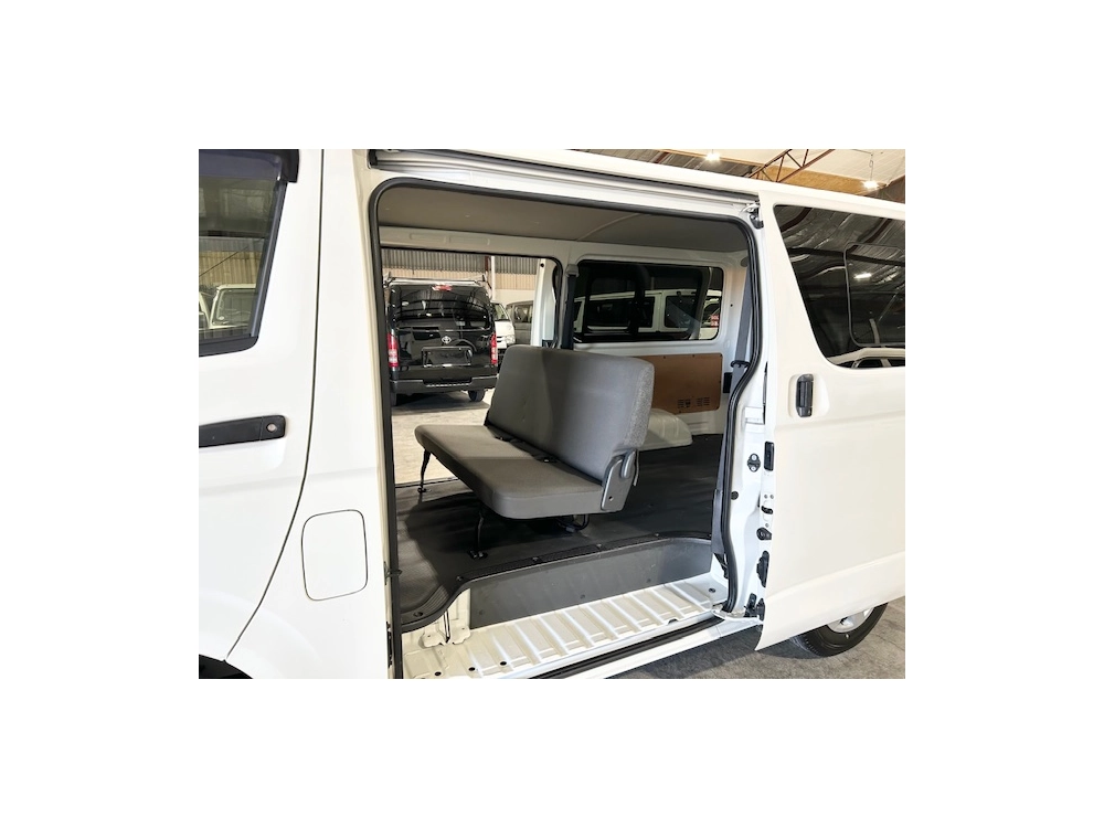 2020 Toyota Hiace ==FULL TIME 4WD== 2.8L DIESEL