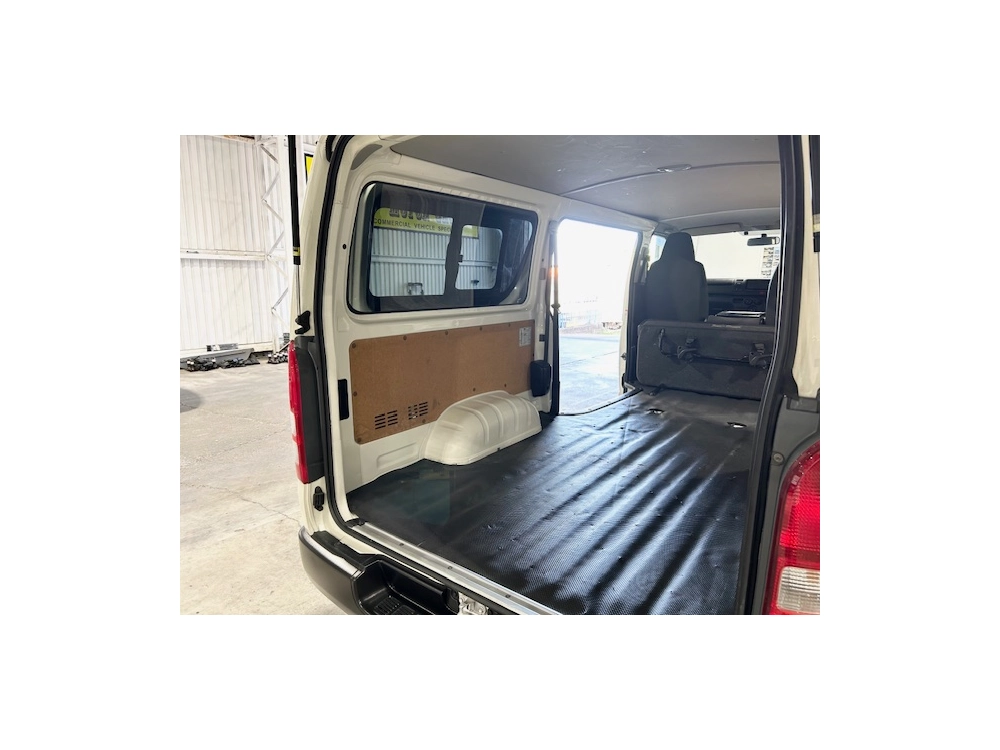 2020 Toyota Hiace ==FULL TIME 4WD== 2.8L DIESEL