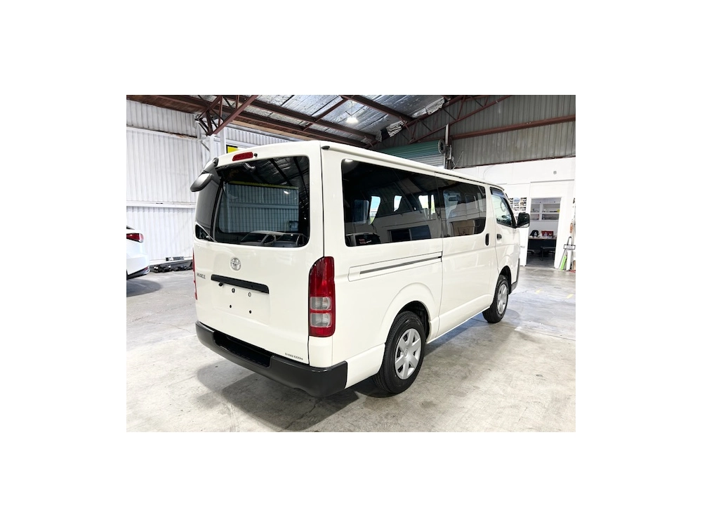 2016 Toyota Hiace Super Low 103kms === FULL TIME 4WD===