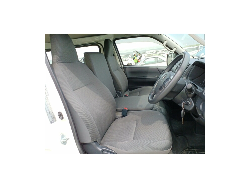 2021 Toyota Hiace 4x4 DIESEL TURBO