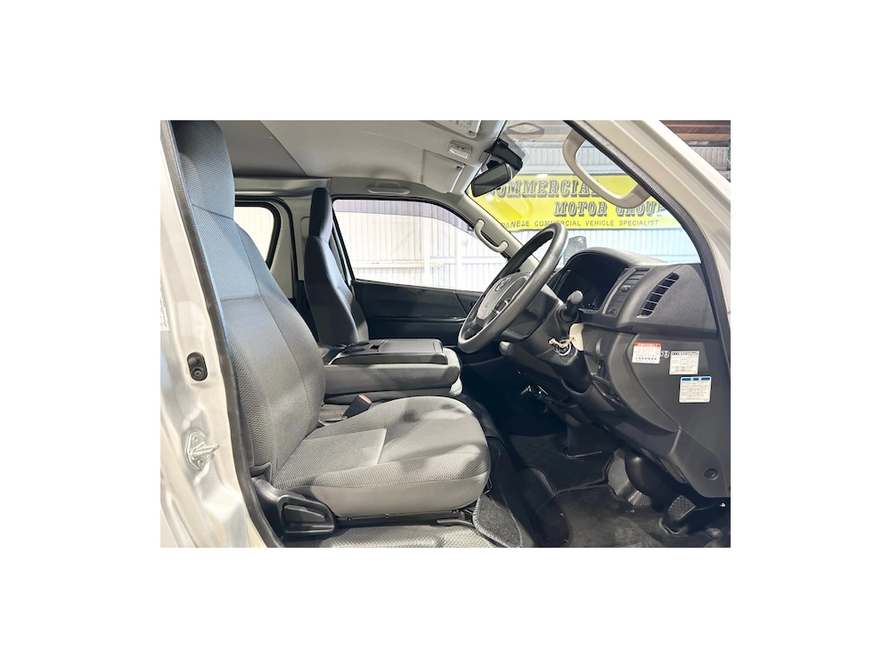 2019 Toyota Hiace ==FULL TIME 4WD - ONLY 117km==