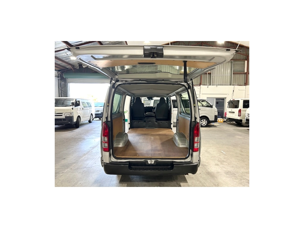 2019 Toyota Hiace ==FULL TIME 4WD - ONLY 117km==