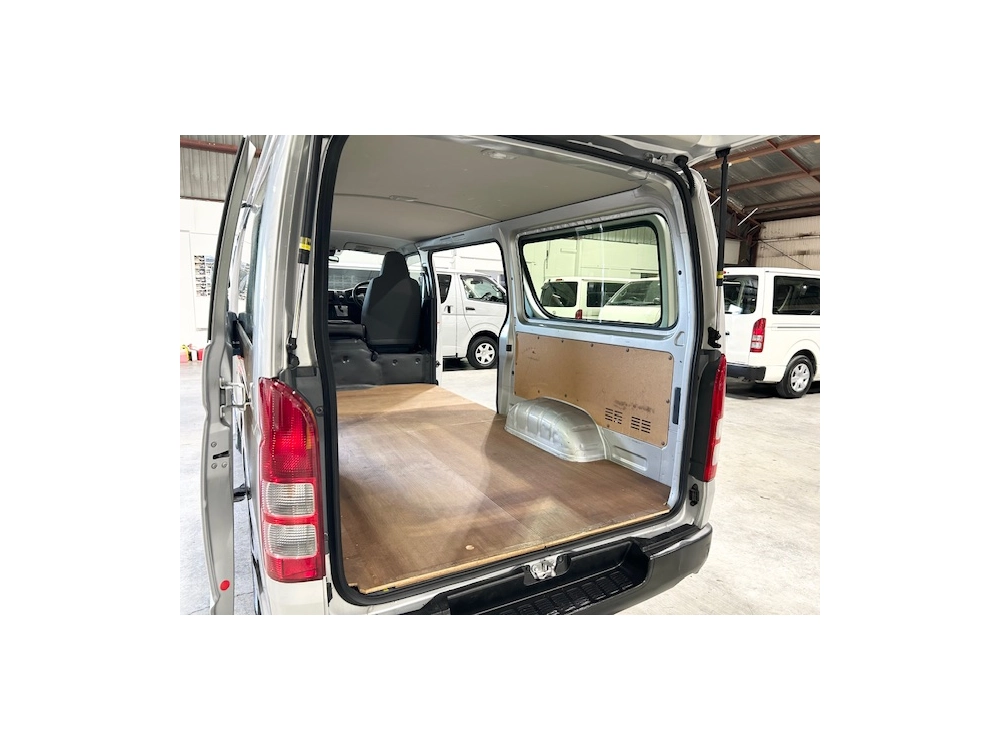 2019 Toyota Hiace ==FULL TIME 4WD - ONLY 117km==