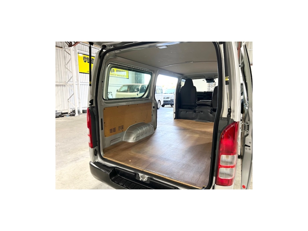 2019 Toyota Hiace ==FULL TIME 4WD - ONLY 117km==