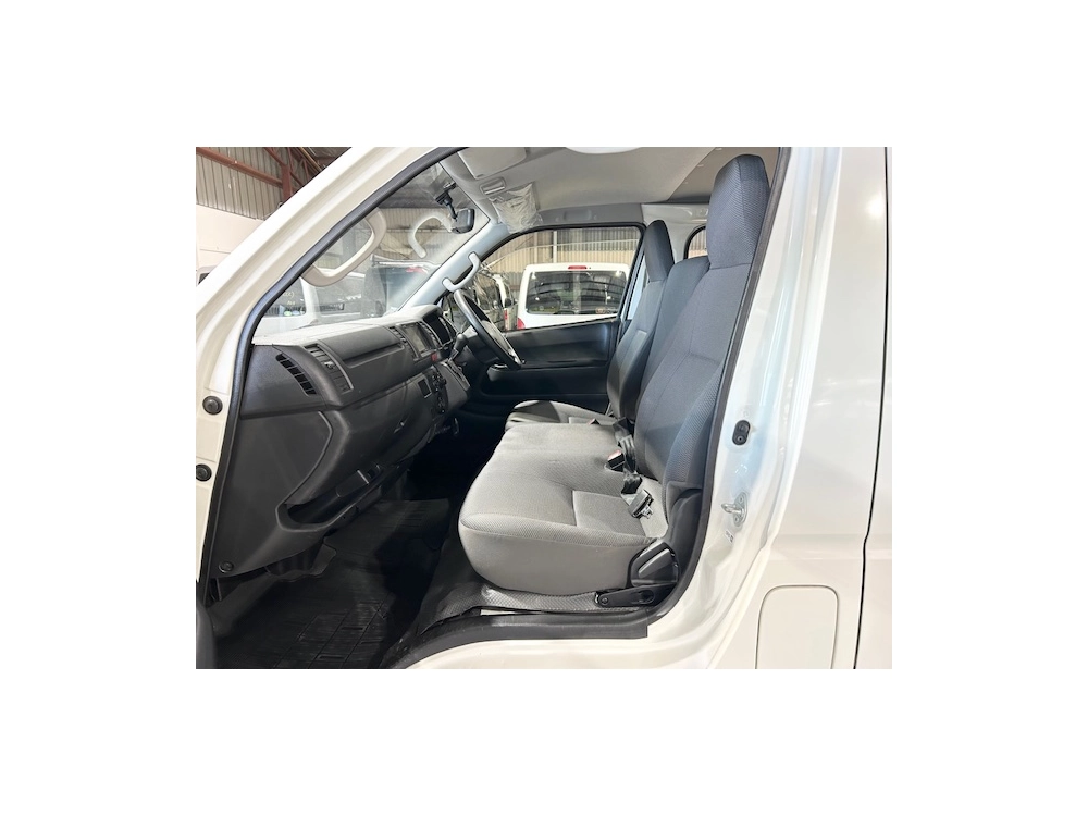 2020 Toyota Hiace ==4x4 4x4 4x4== Super Low 105kms