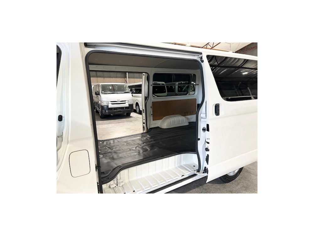 2020 Toyota Hiace ==4x4 4x4 4x4== Super Low 105kms
