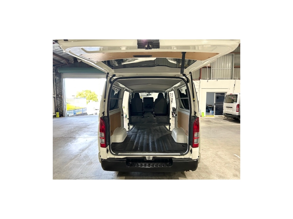 2020 Toyota Hiace ==4x4 4x4 4x4== Super Low 105kms
