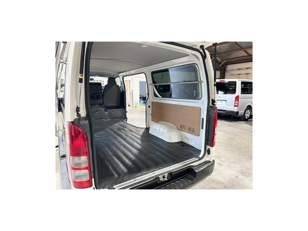 2020 Toyota Hiace ==4x4 4x4 4x4== Super Low 105kms