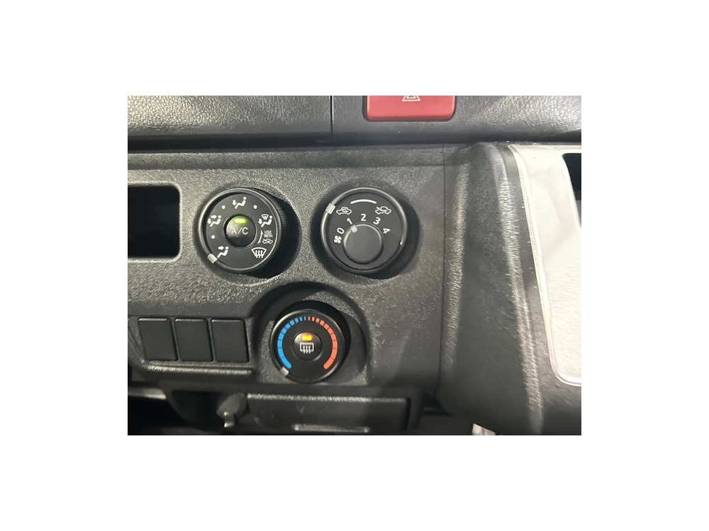 2020 Toyota Hiace ==4x4 4x4 4x4== Super Low 105kms