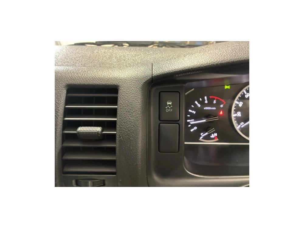 2022 Toyota Hiace 4X4 FACELIFT MODEL / 6 SEATER!!