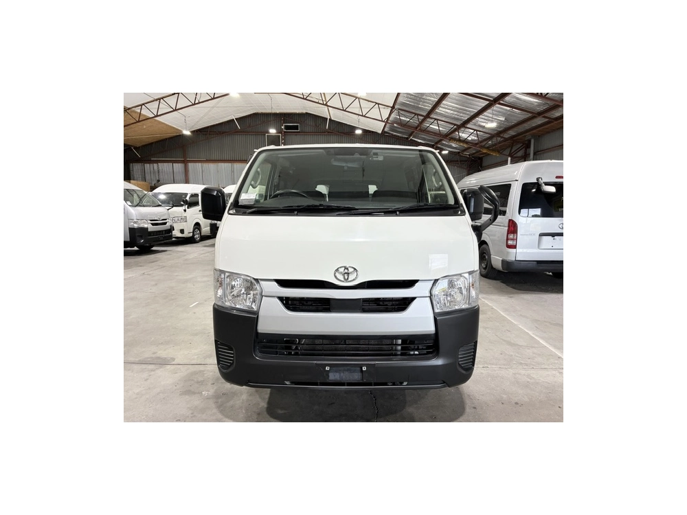 2022 Toyota Hiace 4X4 FACELIFT MODEL / 6 SEATER!!