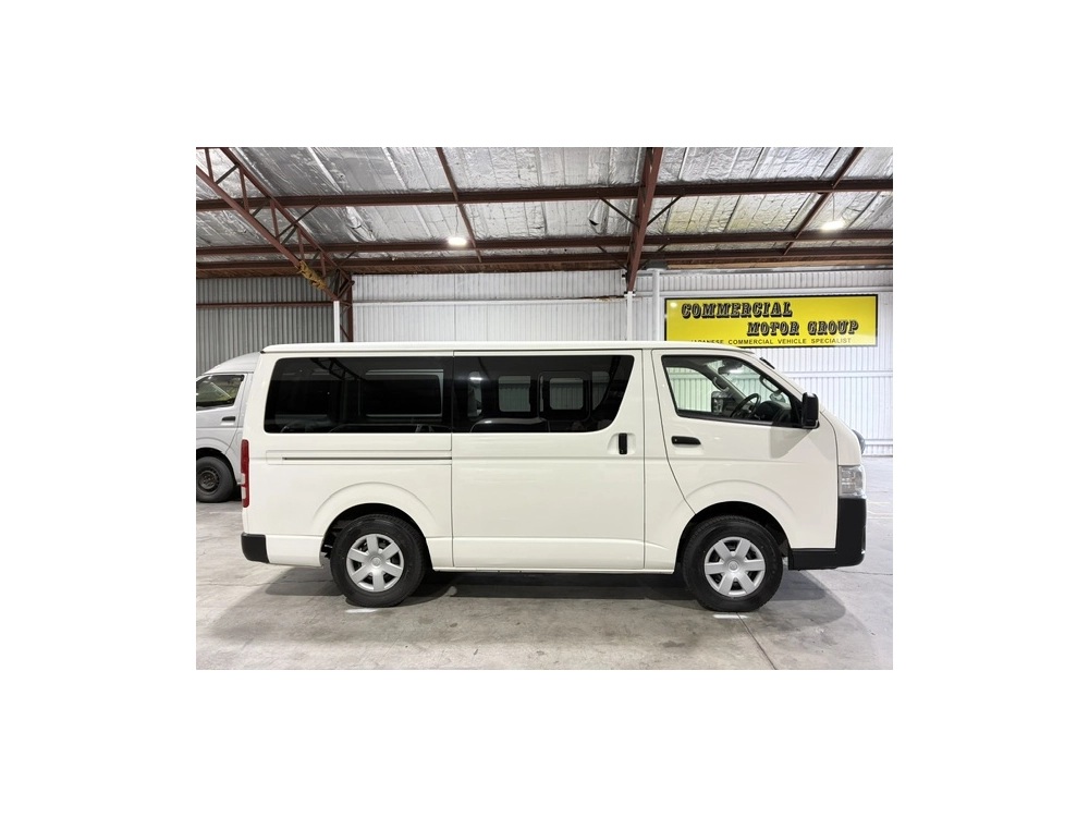 2022 Toyota Hiace 4X4 FACELIFT MODEL / 6 SEATER!!