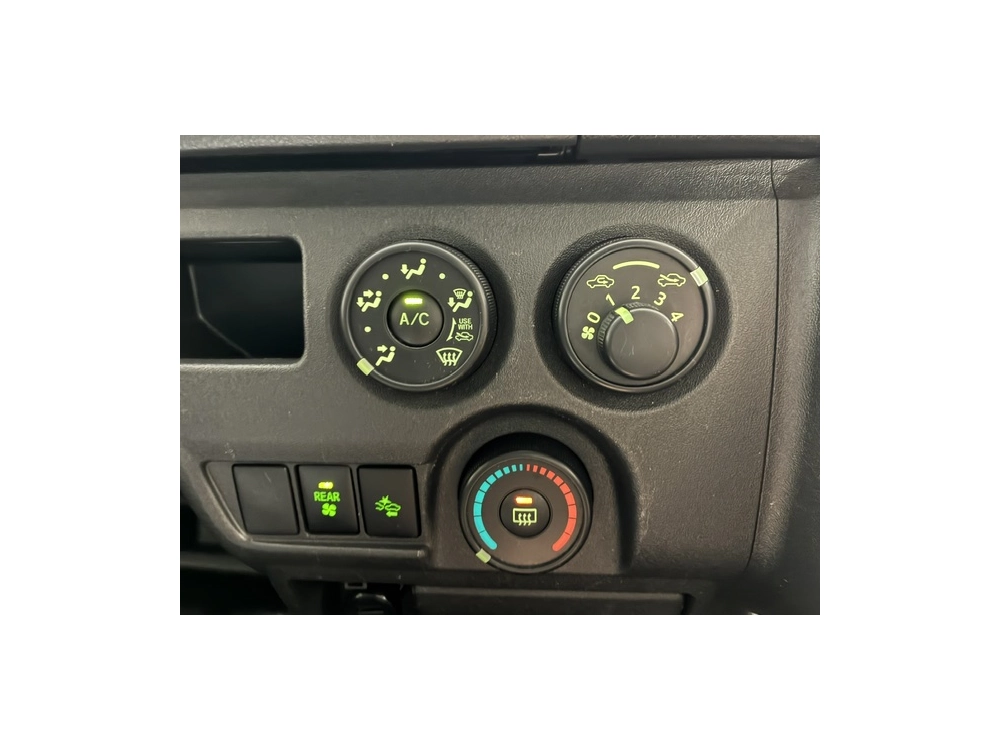 2022 Toyota Hiace 4X4 FACELIFT MODEL / 6 SEATER!!