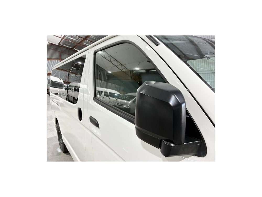 2022 Toyota Hiace 4X4 FACELIFT MODEL / 6 SEATER!!