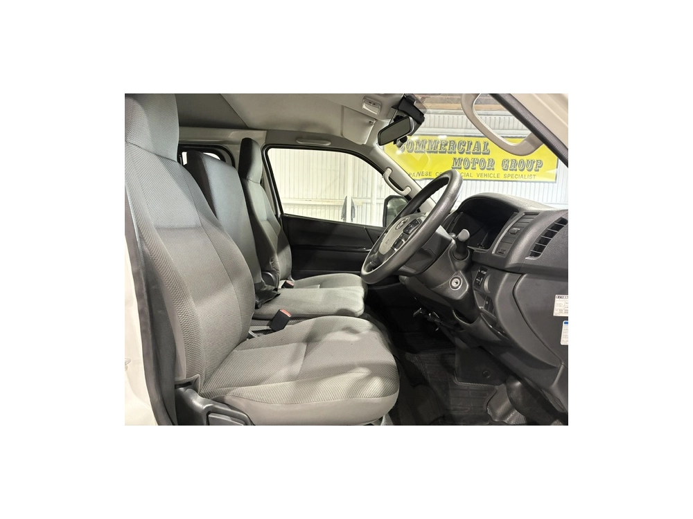 2022 Toyota Hiace 4X4 FACELIFT MODEL / 6 SEATER!!