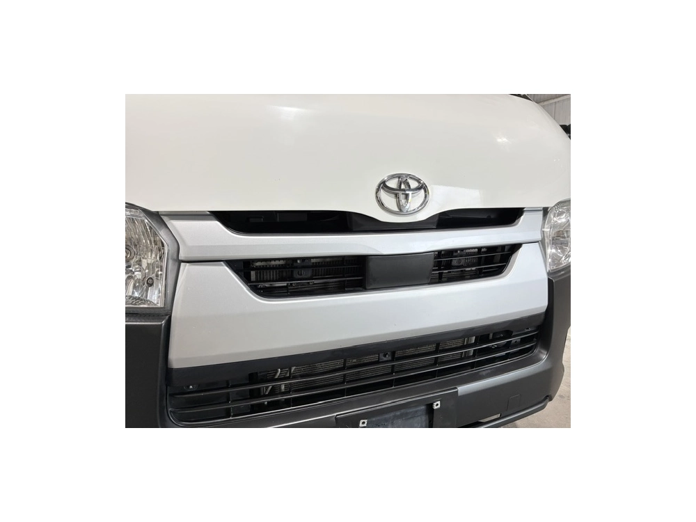 2022 Toyota Hiace 4X4 FACELIFT MODEL / 6 SEATER!!