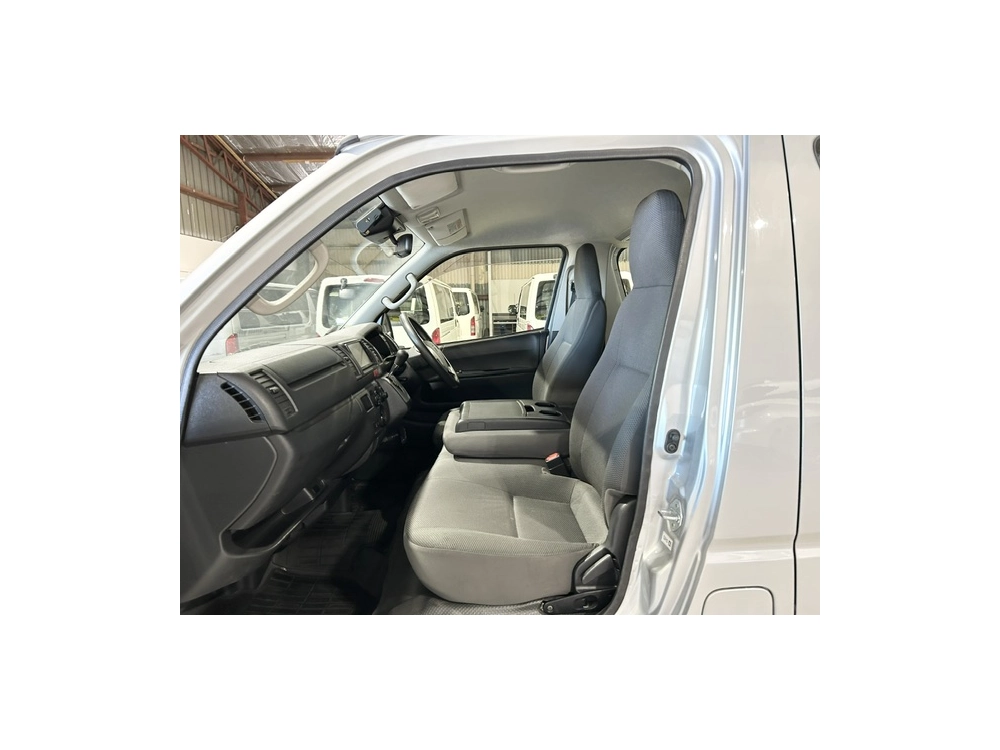 2021 Toyota Hiace Facelift Model =2WD= 6 Seaters_Rear Aircon
